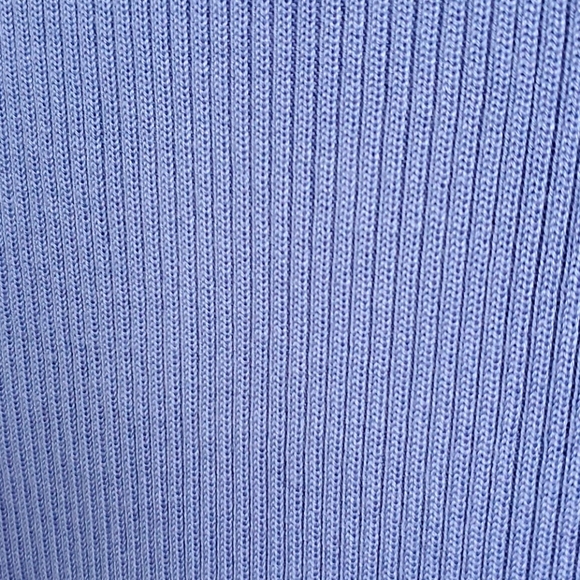 Sleeveless mock turtleneck top - Picture 2 of 3